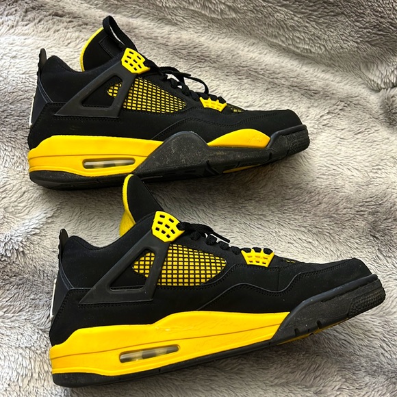 Air Jordan 4 Retro “thunder” sneakers 2012 size 10 - Picture 4 of 12